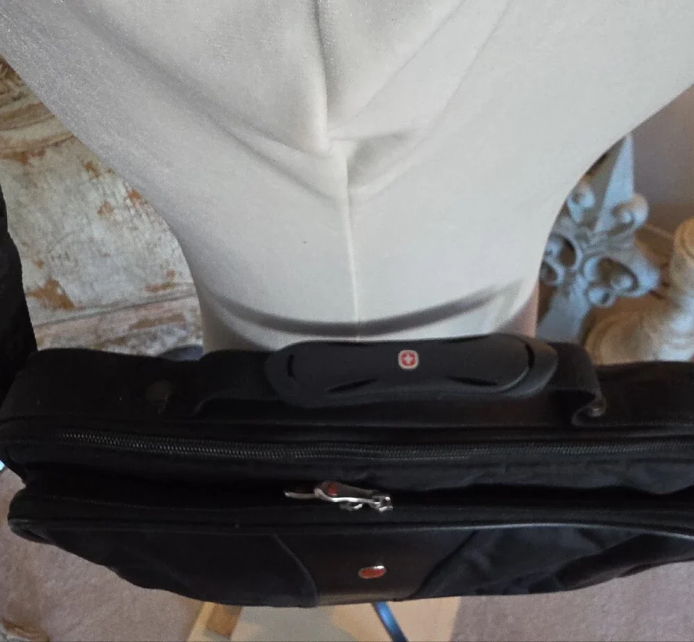 SwissGear Black Laptop Briefcase - Professional Travel Messenger